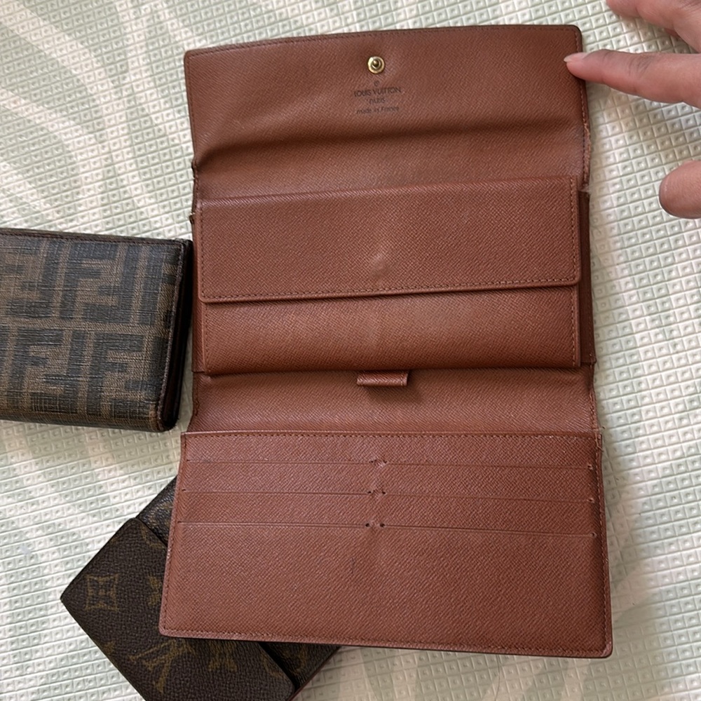 Lv &Fendi Wallets Bundle - image 2